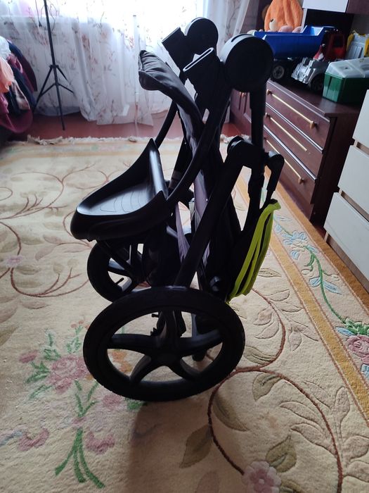 Продам прогулянкову коляску