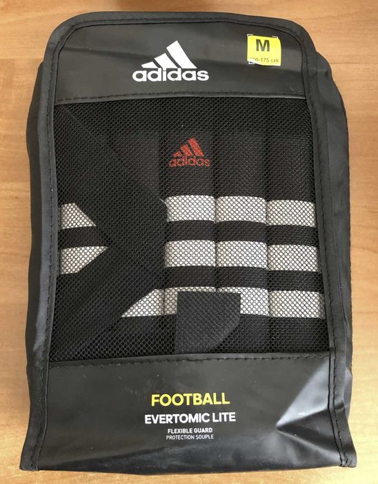Adidas Evertomic Lite Ochraniacze Piłkarskie M 160-175 cm