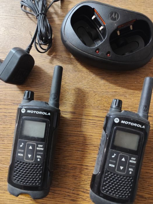 2SZT KRÓTKOFALÓWKA MOTOROLA XT180 446 MHz czarne Walkie-Talkies duży zasięg