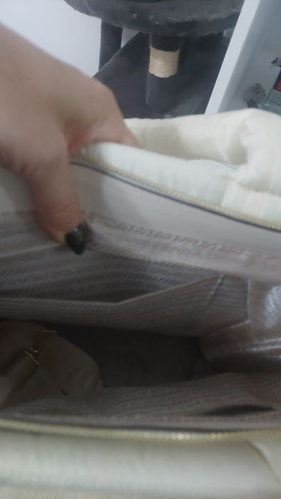 Nowa swietna torebka ecru Prada