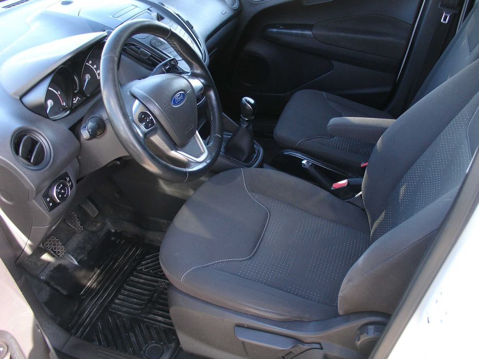 ford transit courier 2015 com IVA dedutível