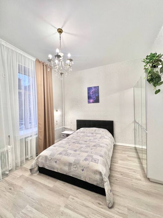 1 кім Централ Ж Д Вокзал метро Вокзальна Університет  пл Галицка Цирк