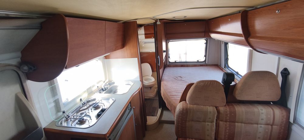 Autocaravana Renault Eriba stayl 2.0  4lugares de livrete  2003