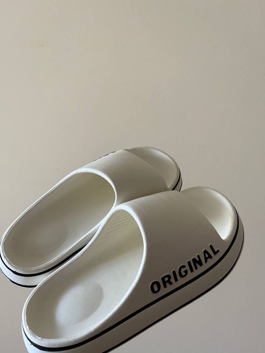 Шльопанці  38/39 розмір