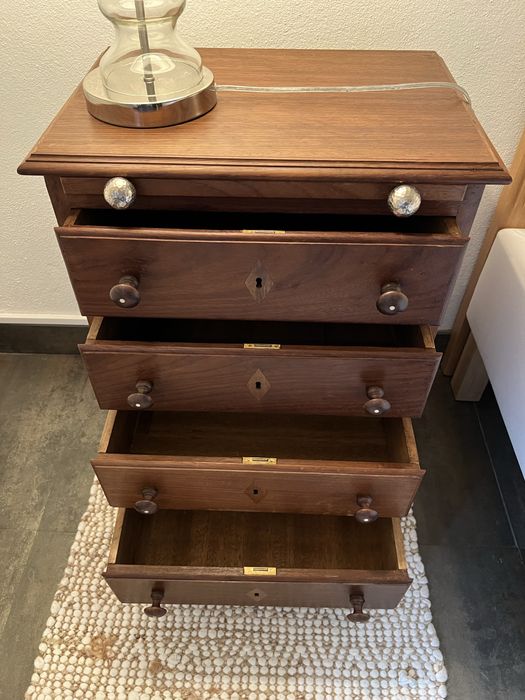 Conjunto mesas de cabeceira estilo “D. Maria”64285652241410123