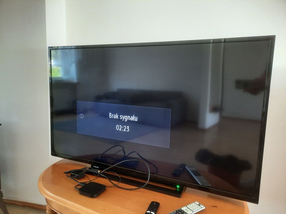 Telewizor LCD Toshiba 49 cali + dekoder