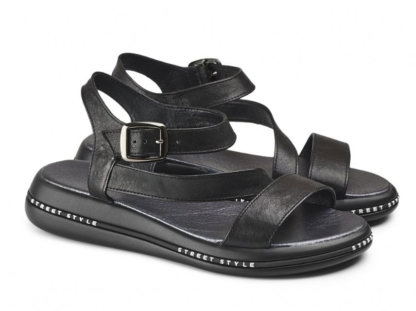 Шкіряні босоніжки