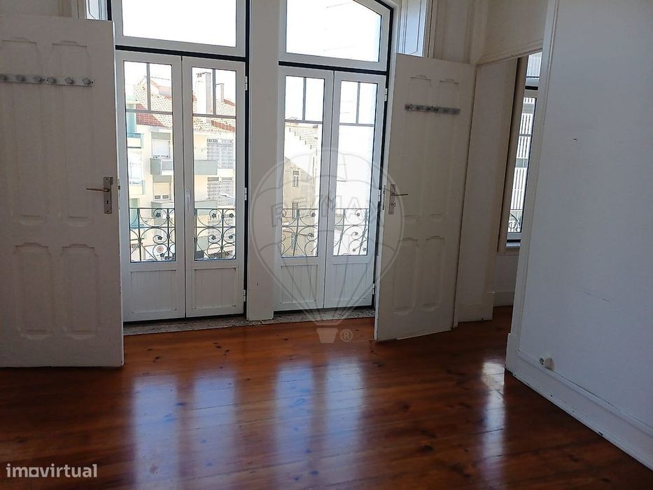 Apartamento T4 para arrendamento