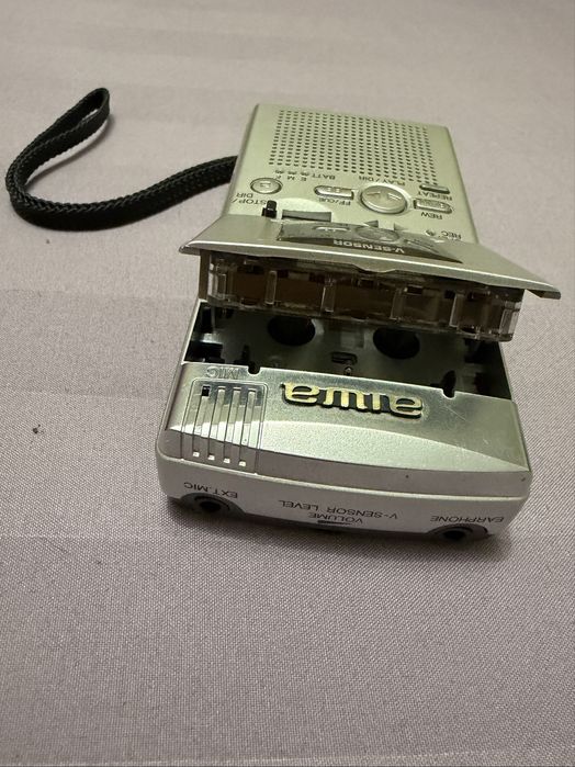 Продам диктофон Aiwa TP-M920