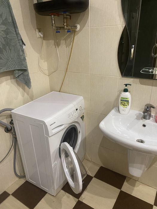 Сдам посуточно почасово 3часа-400,1-но комнатную квартиру на 95-м