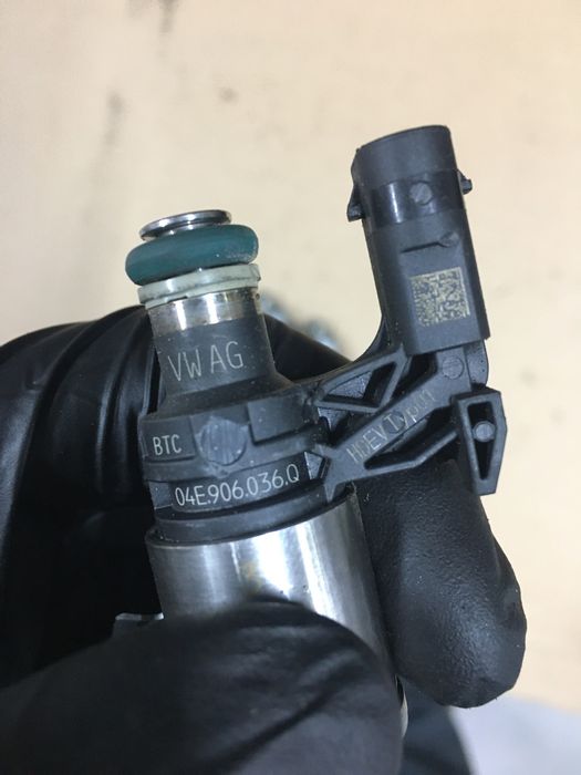 Форсунка Volkswagen Tiguan Passat Golf Touran Polo 1.2 1.4 TSI БЕНЗИН.