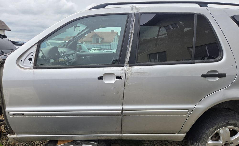 Двері дверка дверь скло стекло Мерседес МЛ Mercеdes-Benz ML w163 1997-2005 розборка шрот запчастини