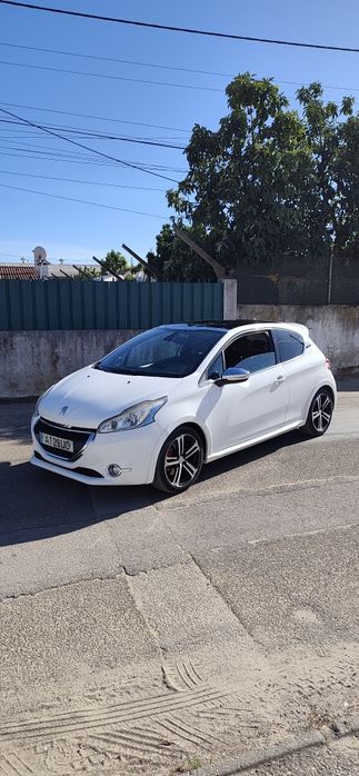 Peugeot 208 GTI full extras