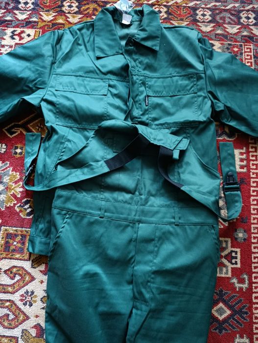 Продам спецодяг.