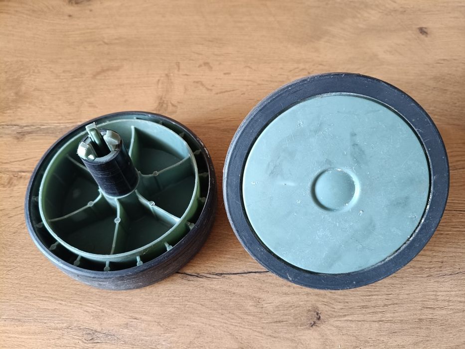 Różne kółka plastikowe