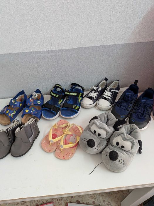 Sapatos crianças diversas idades