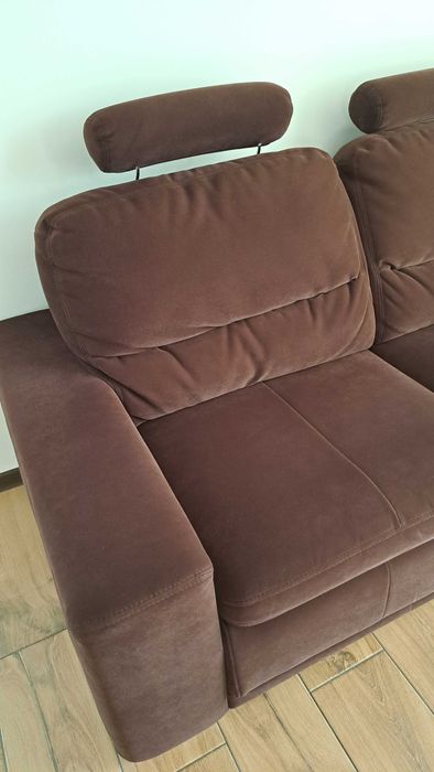 Bardzo wygodna sofa z funkcją spania i pojemnikiem na pościel