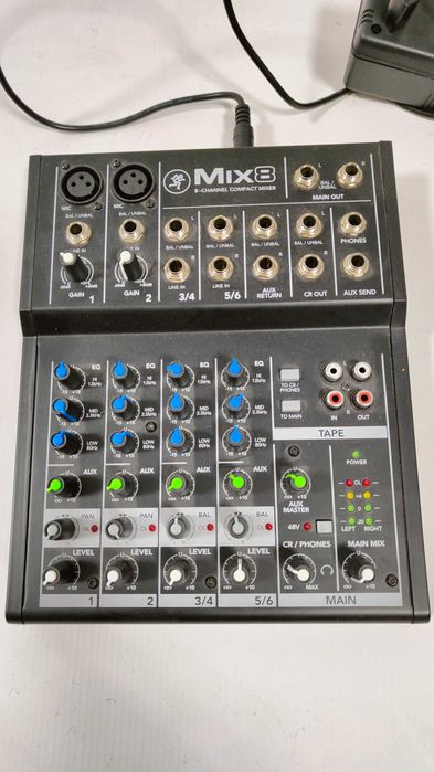 Mackie Mix8 – mikser