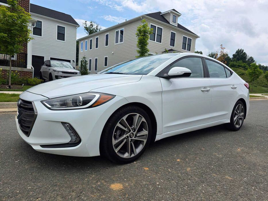 Hyundai Elantra Limited      2018