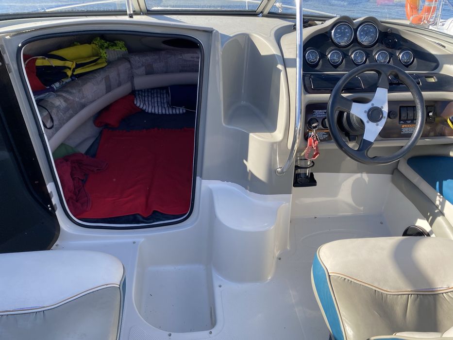 Lódź motorowa MAXUM 2100 SC kabinowa