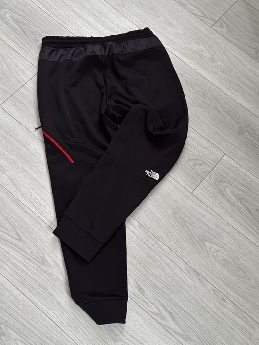 спортивні штани tnf