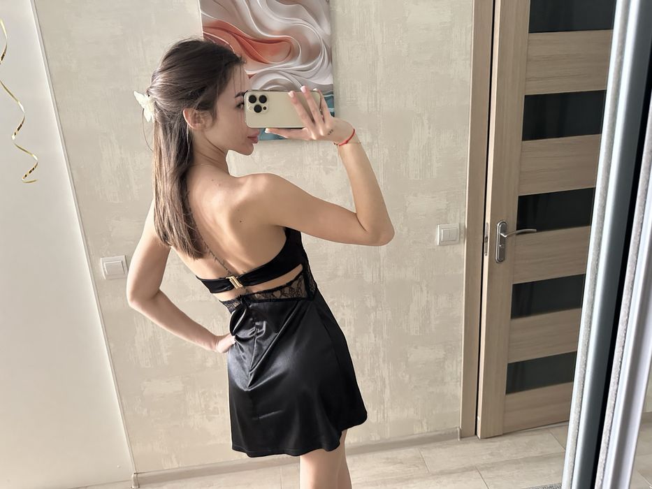 Мини платье с кружевом