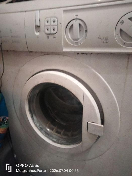 Máquina de secar roupa