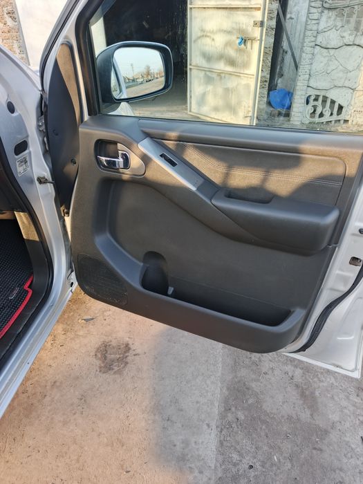 Продам nissan navara d40