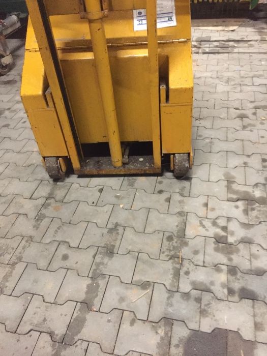 Empilhador elétrico de contrapeso