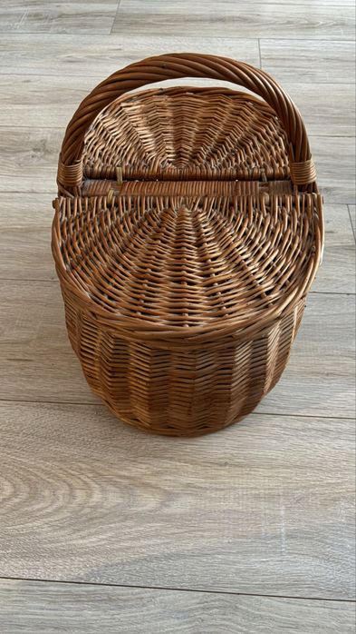 Kosz wiklinowy na piknik i nie tylko