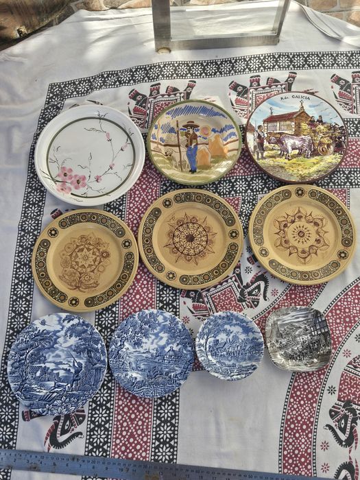 Pratos vintage pintados mão