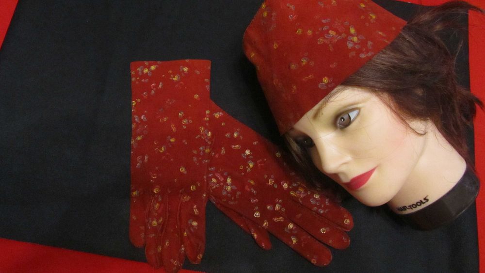 Головной убор и перчатки,кожа,Англия.