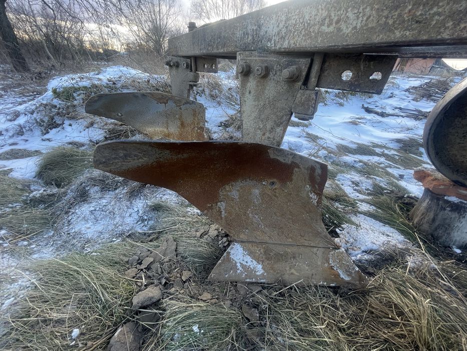 Продам плуг плн 3-35