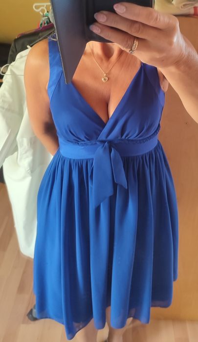 Sukienka w chabrowym kolorze