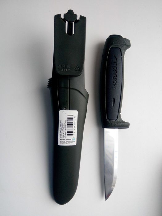 ніж для рибалок,мисливців,туристів Morakniv Basic 546 Limited Edition Black/Military Green
