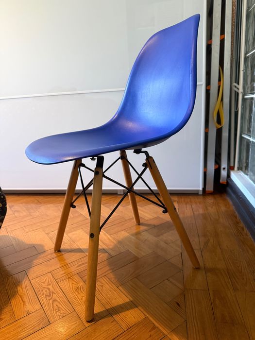 Vendo cadeira azul Sklum