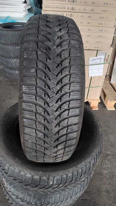 Комплект шин Michelin размер 185 65 R15.