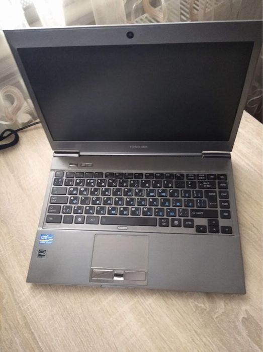 Ультрабук Toshiba
