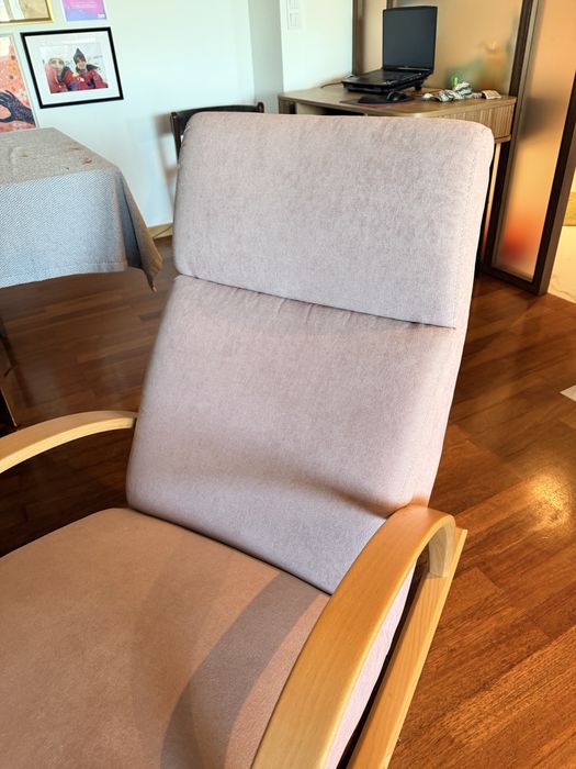 Cadeira de baloiço rosa velho