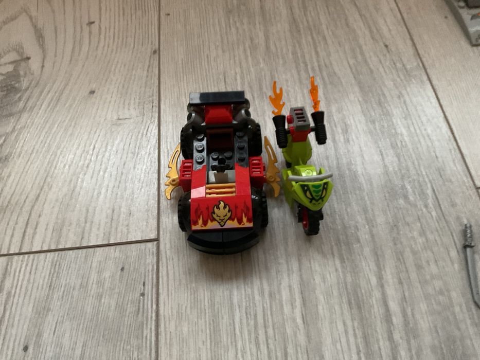 LEGO Juniors 10722 Starcie z wężem