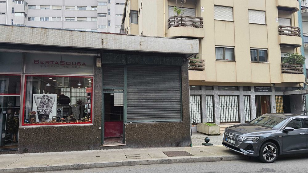 Arrenda-se Loja Bem Situada no Porto
