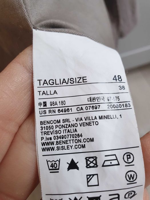 Beżowy płaszcz trencz z drapowanym kołnierzem Sisley 36 38