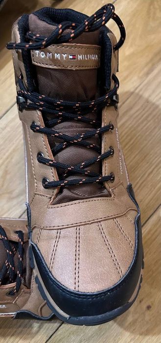 Tommy Hilfiger подростковые демисезонные ботинки 40