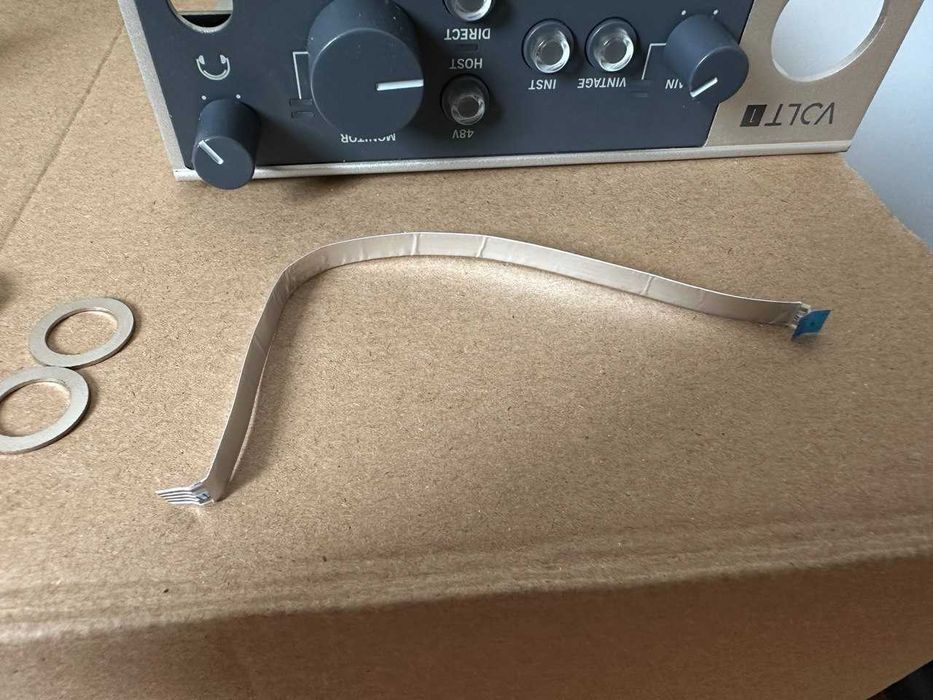 Interface de áudio UA Volt 1 avariada (para reparação ou peças)