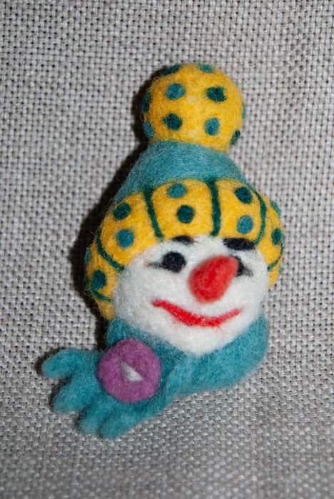 Брошка з валяної вовни "Сніговик"