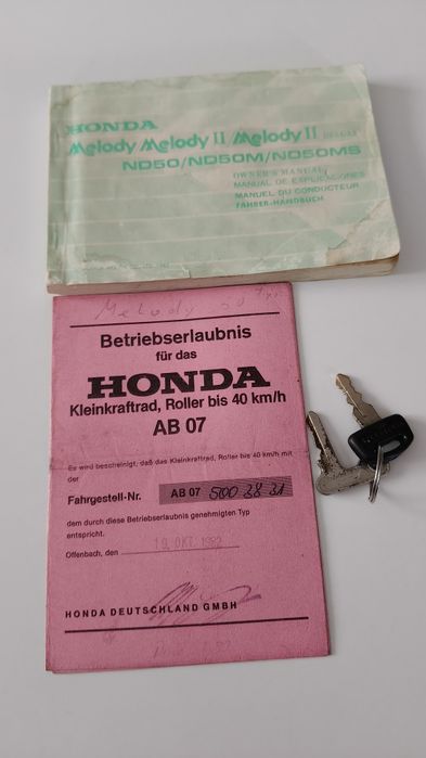 Sprzedam  unikat Honda melody limitowaną wersję biedronka