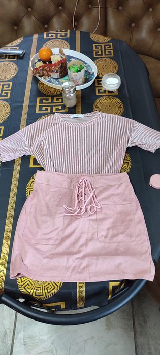 Жіночий костюм юбка + футболка рожева
