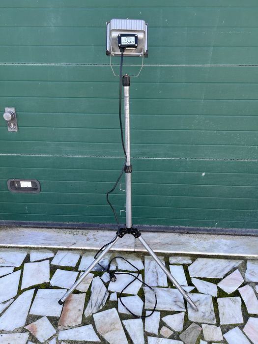 Projetor 500w com tripé / suporte