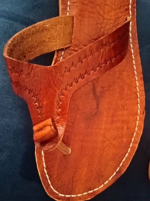 Klapki  skórzane duże  30 cm
