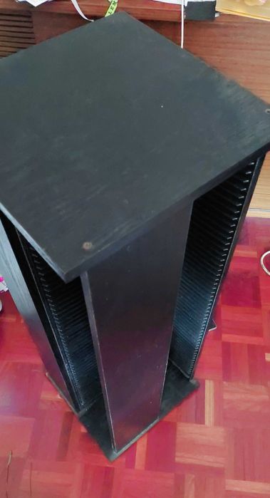 Torre rotativa para cd's